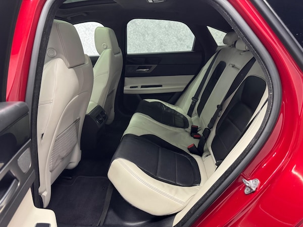 Used Jaguar XF 2016 for sale - 76240209: Photo 6