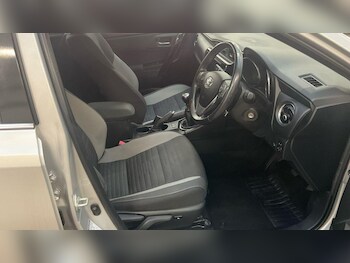 Used Toyota Auris 2016 for sale - 77081663: Photo