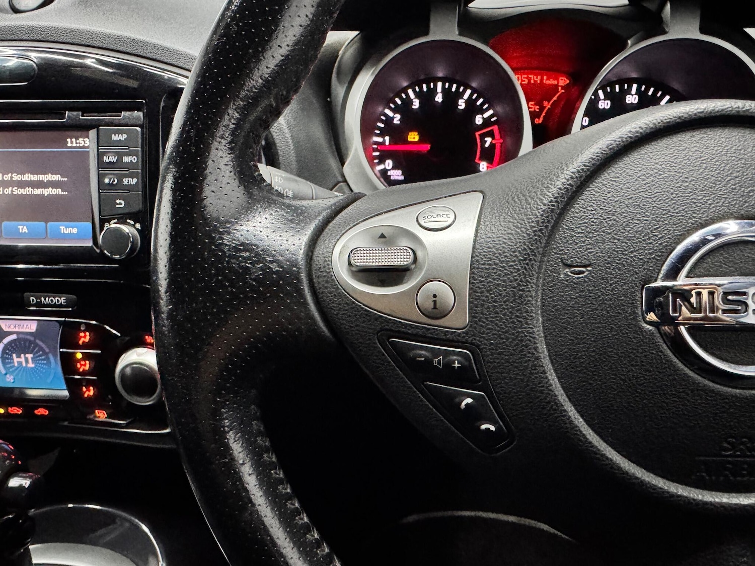 Used Nissan Juke 2015 for sale - 76926172: Photo 8