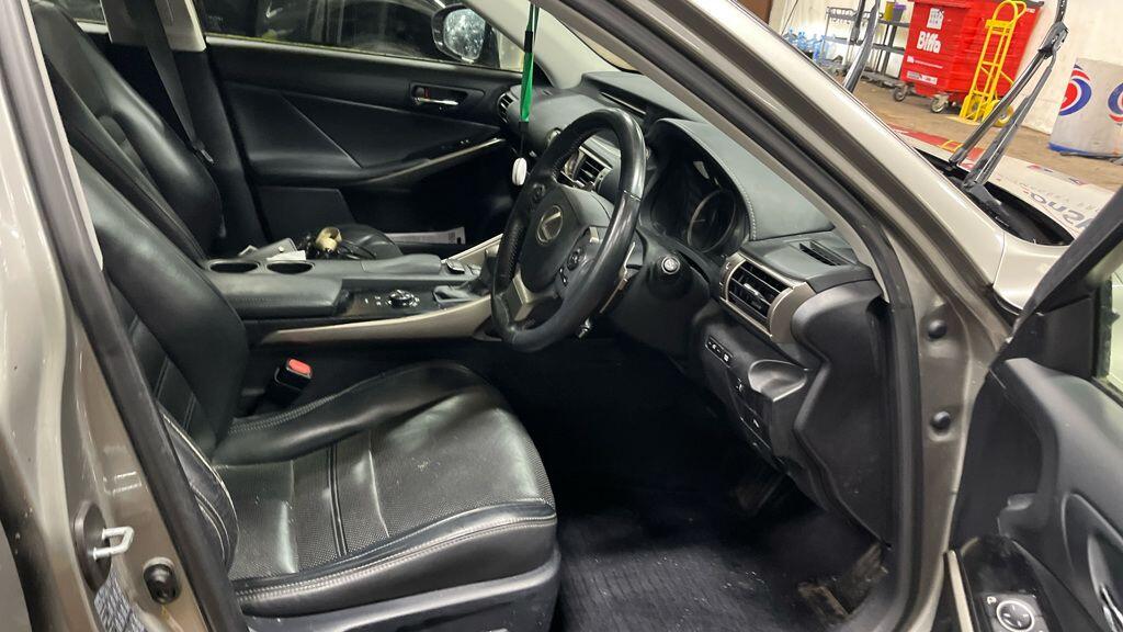 Used Lexus IS 2014 for sale - 77737107: Photo 2