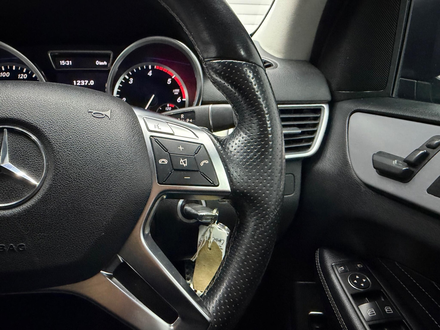 Used Mercedes-Benz M Class 2012 for sale - 77705384: Photo 13