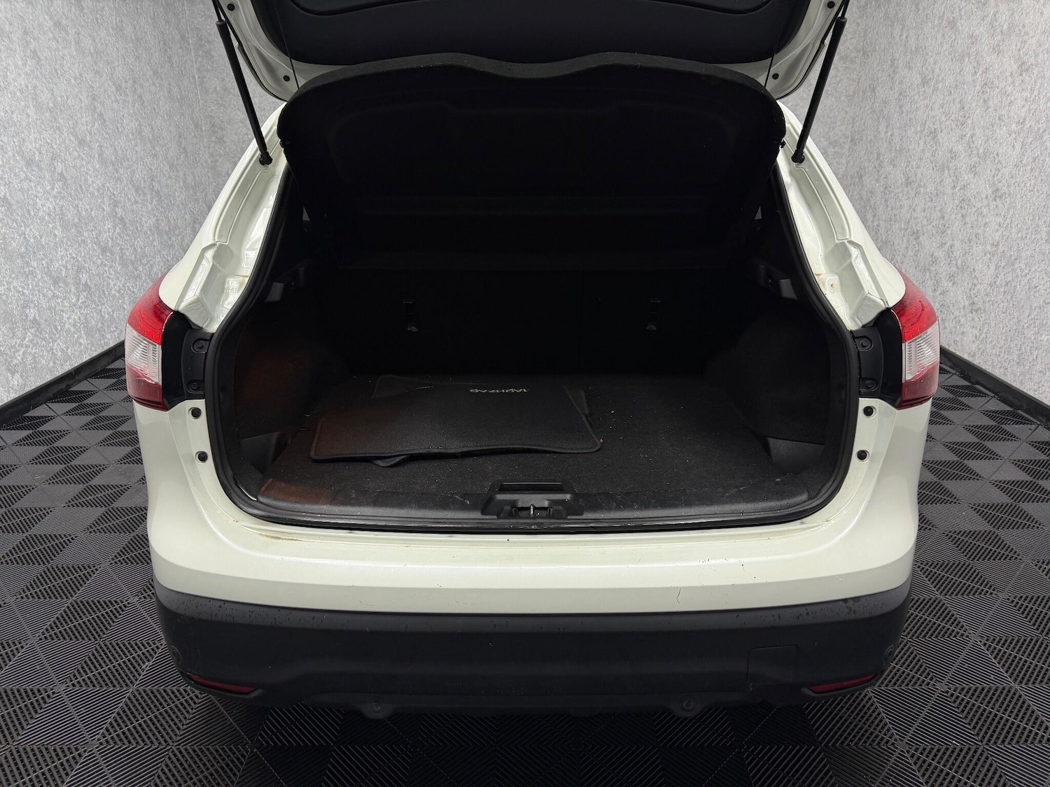 Used Nissan Qashqai 2015 for sale - 77230001: Photo 23