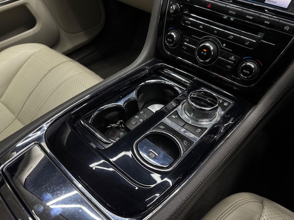 Used Jaguar XJ 2014 for sale - 76020454: Photo 14