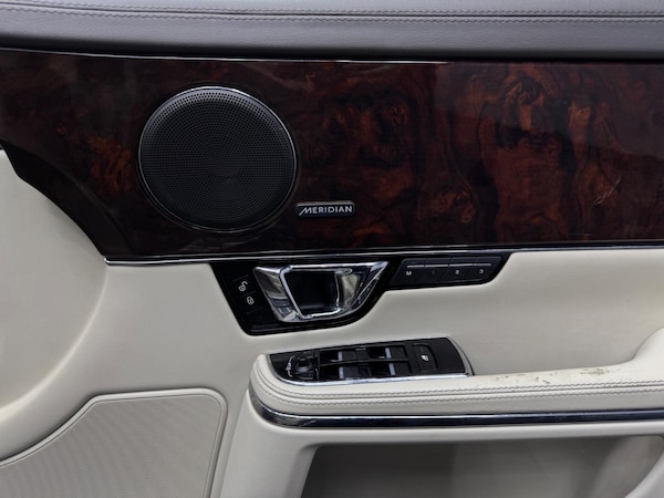 Used Jaguar XJ 2014 for sale - 76020454: Photo 19