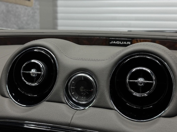 Used Jaguar XJ 2014 for sale - 76020454: Photo 22