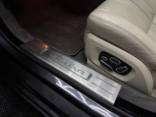 Used Jaguar XJ 2014 for sale - 76020454: Photo 26