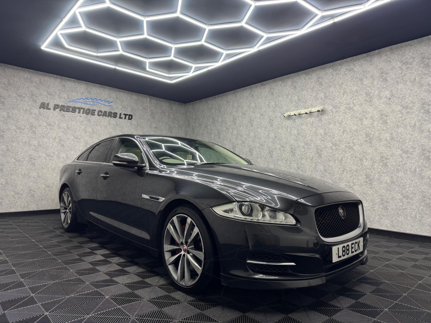 Used Jaguar XJ 2014 for sale - 76020454: Photo 27