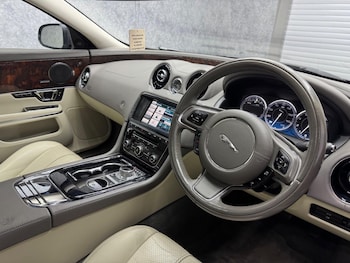 Used Jaguar XJ 2014 for sale - 76020454: Photo 2