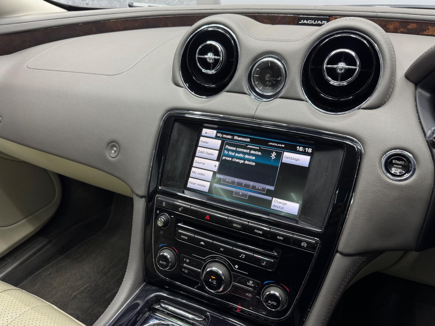 Used Jaguar XJ 2014 for sale - 76020454: Photo 8