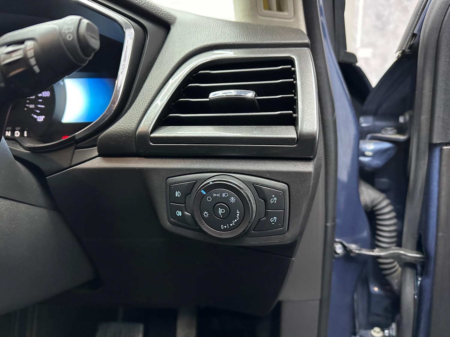 Used Ford Mondeo 2019 for sale - 78058928: Photo 32