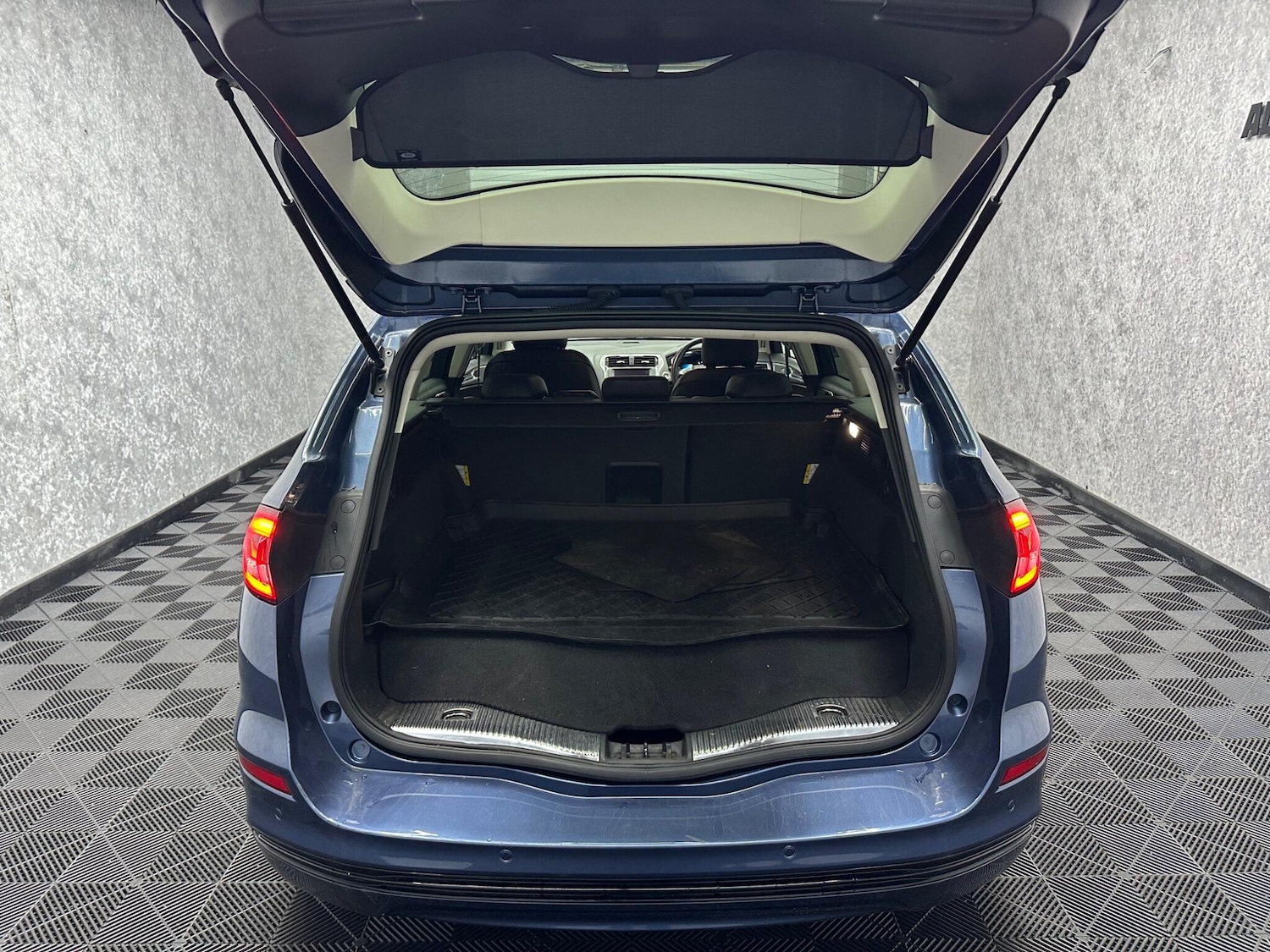 Used Ford Mondeo 2019 for sale - 78058928: Photo 36