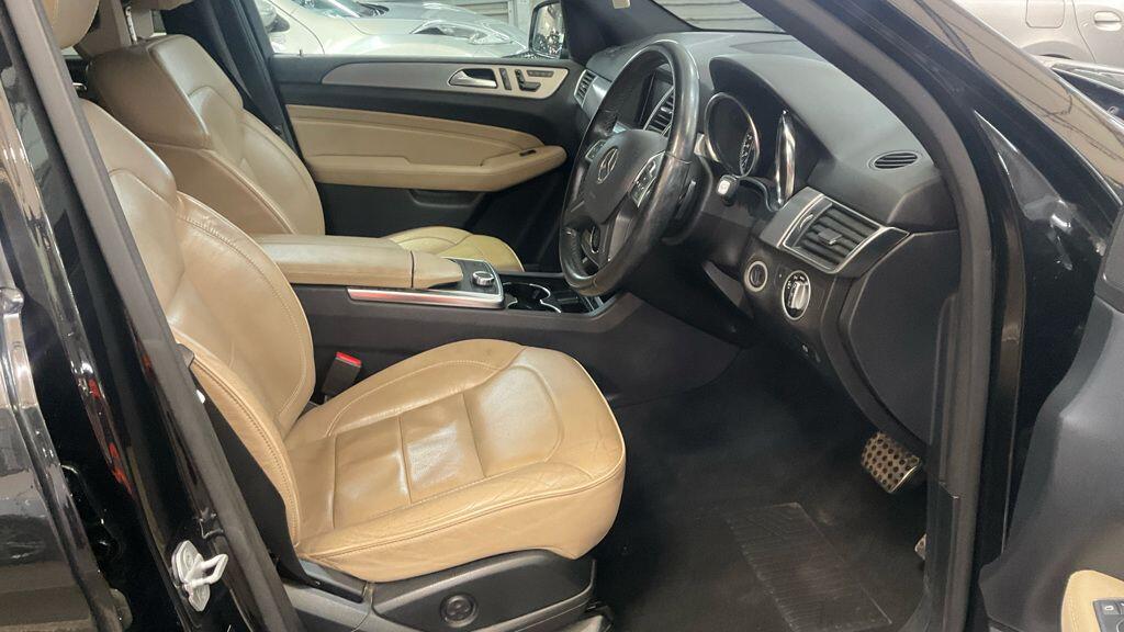 Used Mercedes-Benz M Class 2012 for sale - 76432884: Photo 2