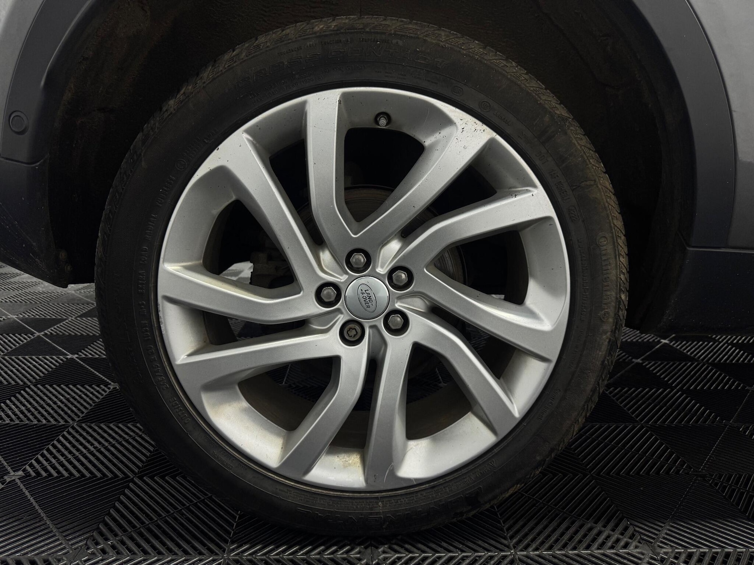 Used Land Rover Discovery Sport 2016 for sale - 76378044: Photo 32