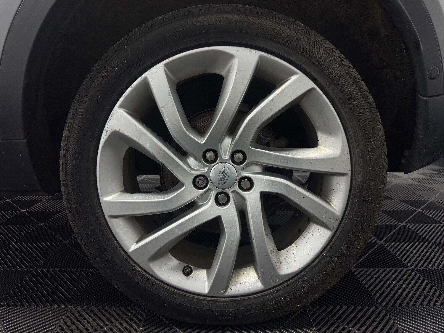 Used Land Rover Discovery Sport 2016 for sale - 76378044: Photo 33