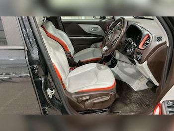 Used Jeep Renegade 2017 for sale - 75747070: Photo