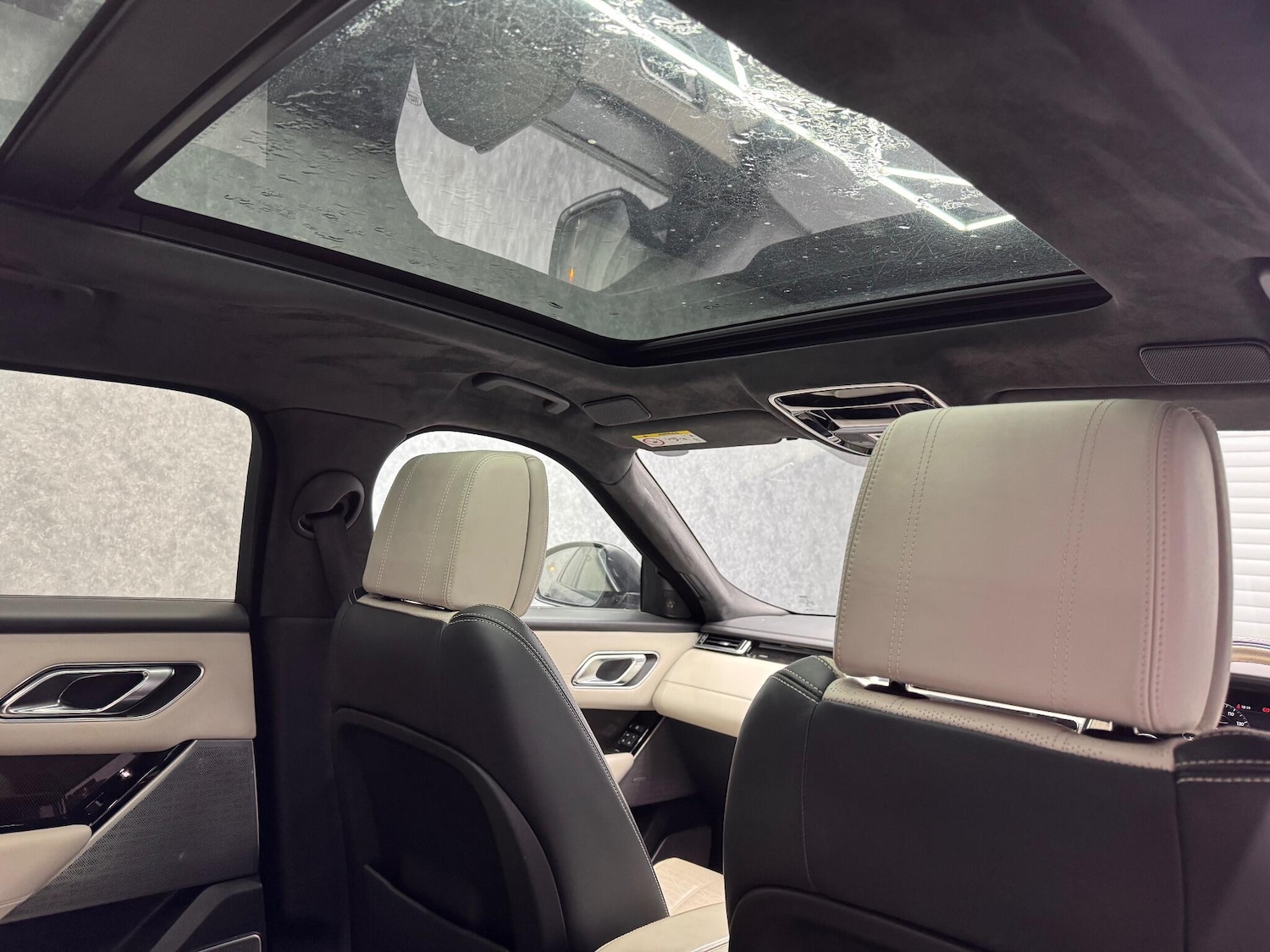 Used Land Rover Range Rover Velar 2017 for sale - 76572163: Photo 24