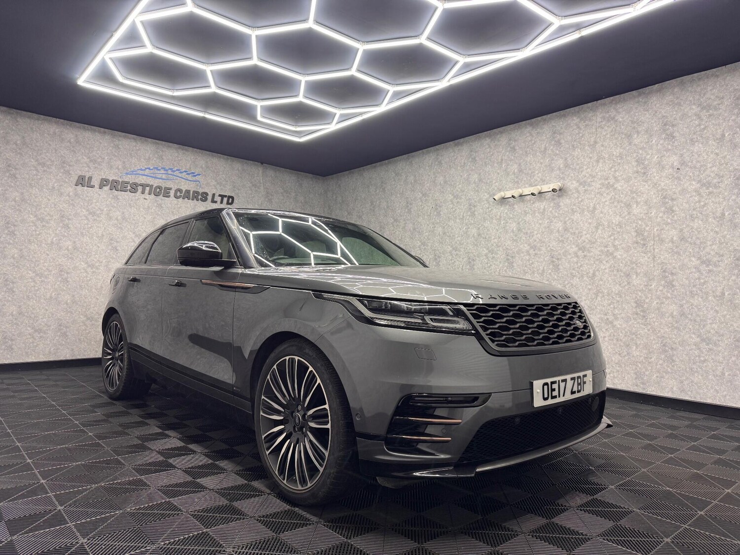 Used Land Rover Range Rover Velar 2017 for sale - 76572163: Photo 34