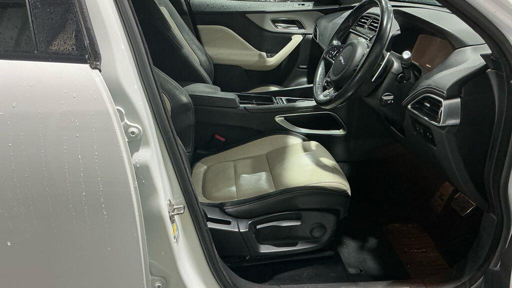 Used Jaguar F-Pace 2017 for sale - 77455503: Photo 2
