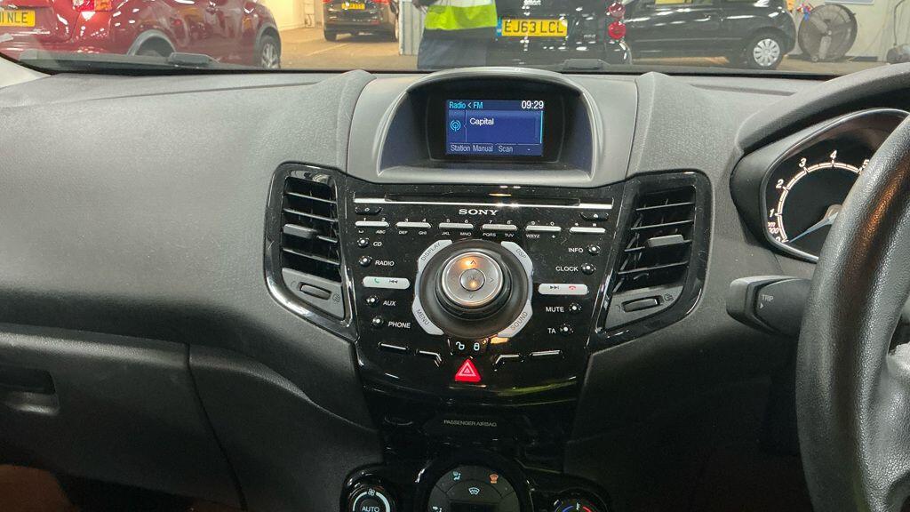Used Ford Fiesta 2013 for sale - 76381010: Photo 2