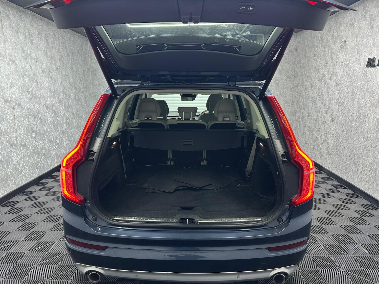 Used Volvo XC90 2017 for sale - 77376675: Photo 42