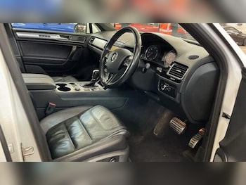 Used Volkswagen Touareg 2015 for sale - 78203814: Photo