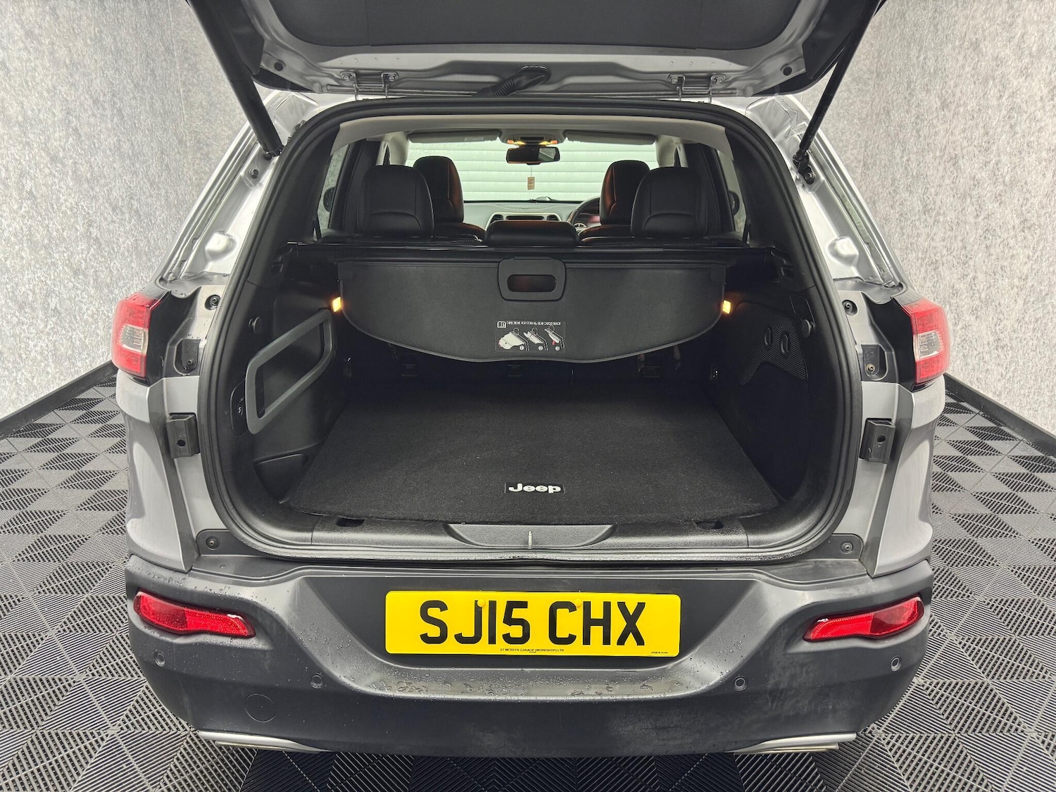 Used Jeep Cherokee 2015 for sale - 76512505: Photo 28