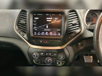 Used Jeep Cherokee 2015 for sale - 76512505: Photo