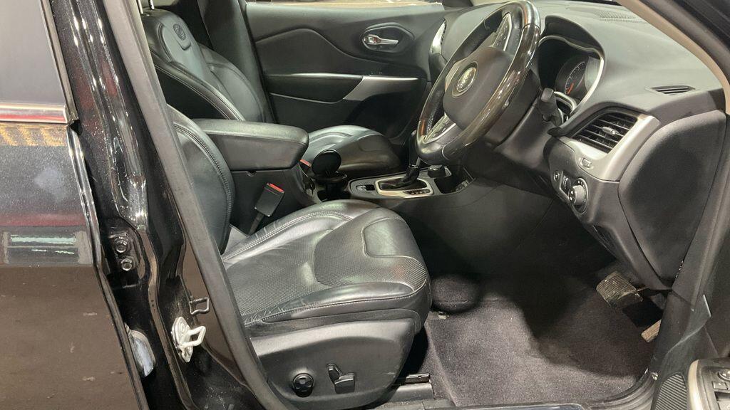 Used Jeep Cherokee 2017 for sale - 76538067: Photo 2