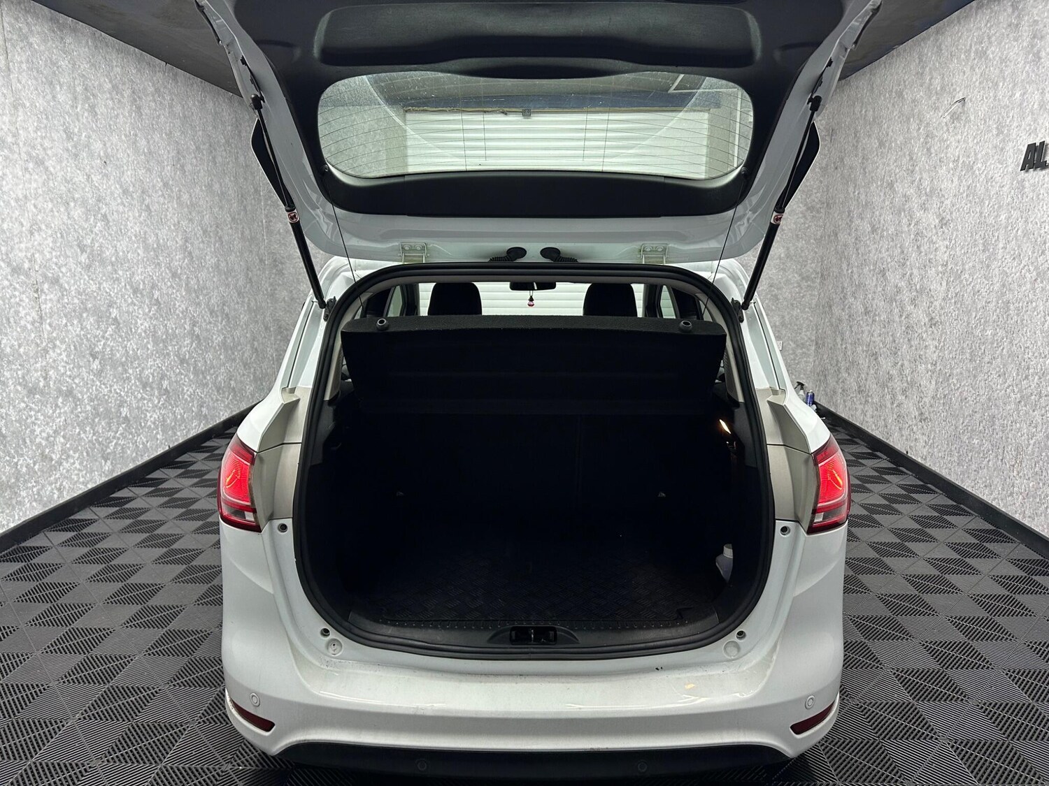 Used Ford B-MAX for sale - 77908434: Photo 26