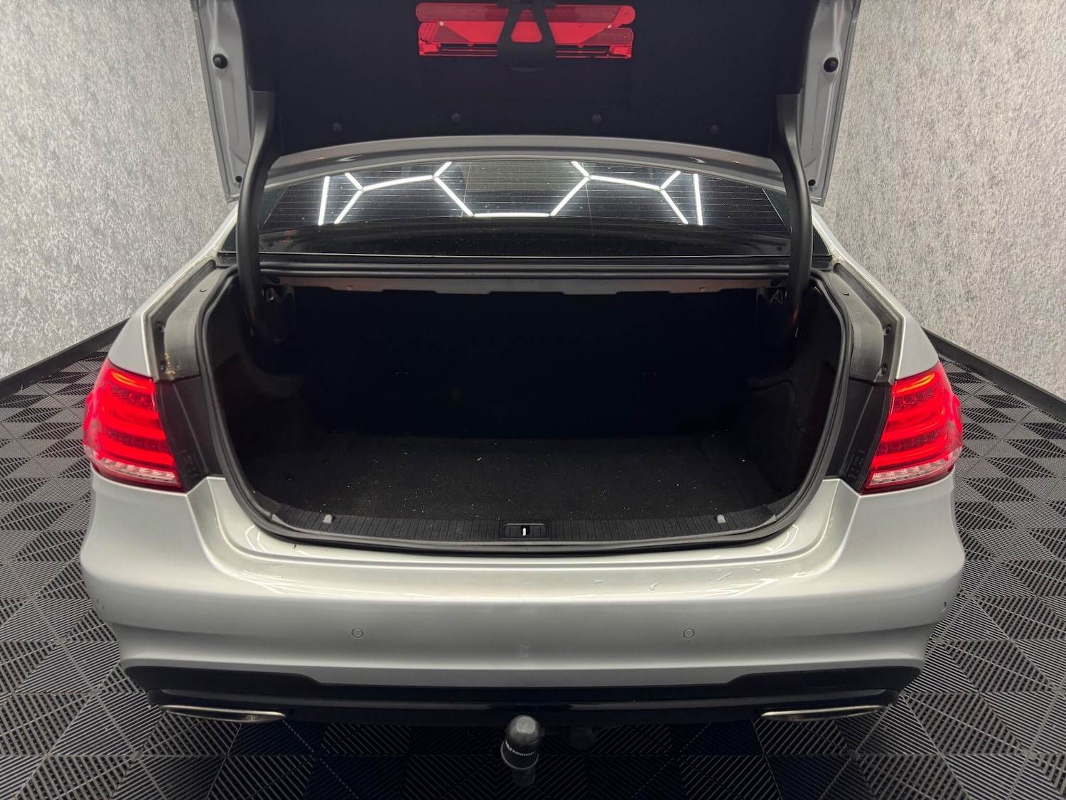 Used Mercedes-Benz E Class 2016 for sale - 76457049: Photo 23