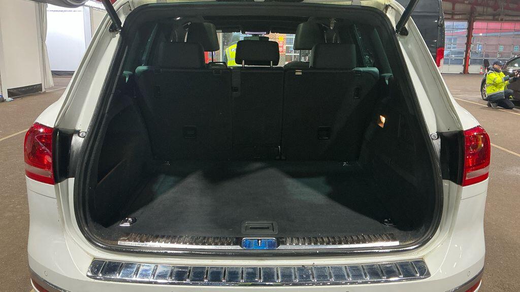 Used Volkswagen Touareg 2016 for sale - 77645918: Photo 11