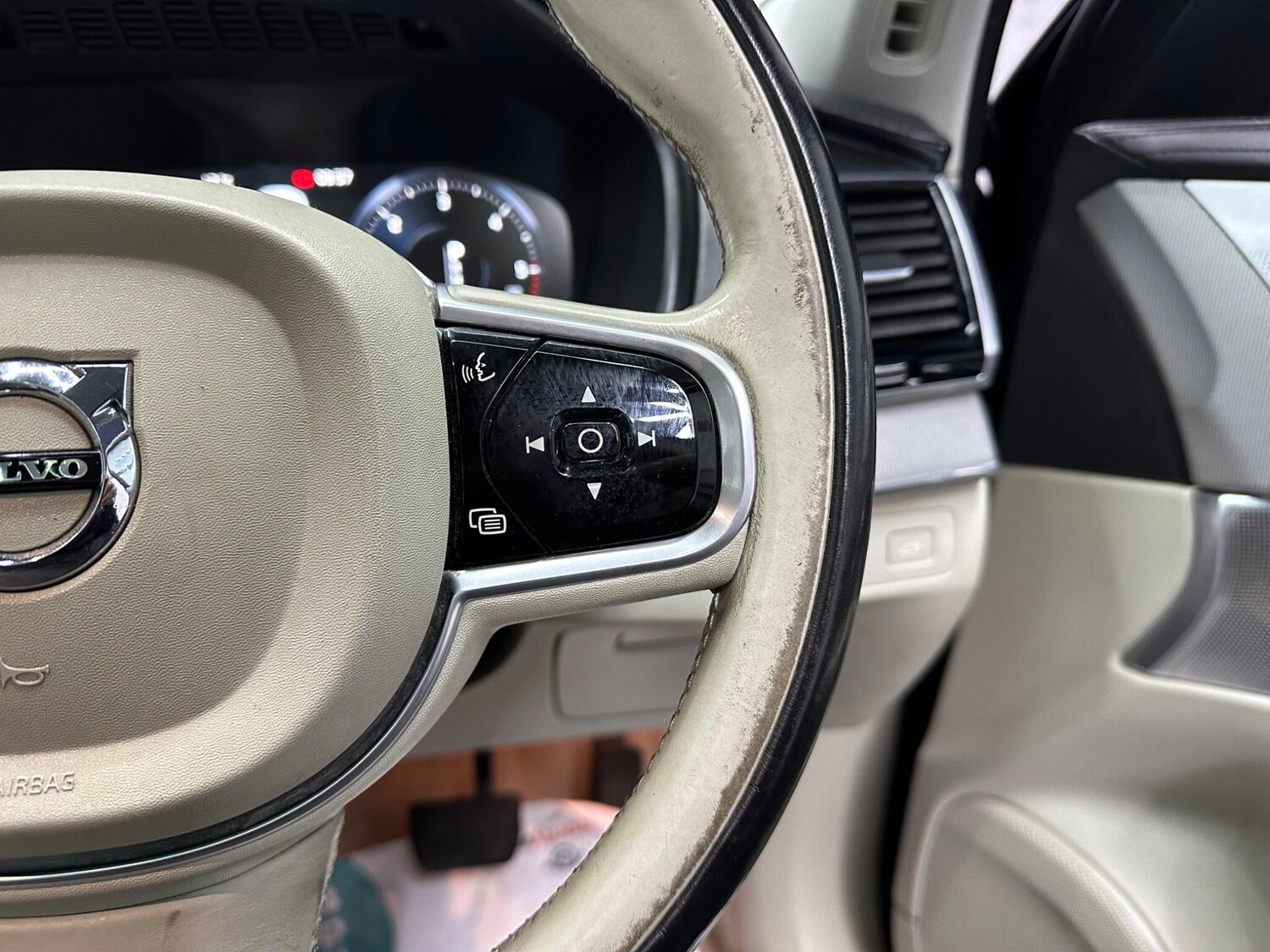 Used Volvo XC90 2015 for sale - 78058272: Photo 15