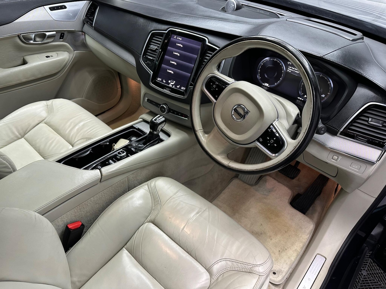 Used Volvo XC90 2015 for sale - 78058272: Photo 2