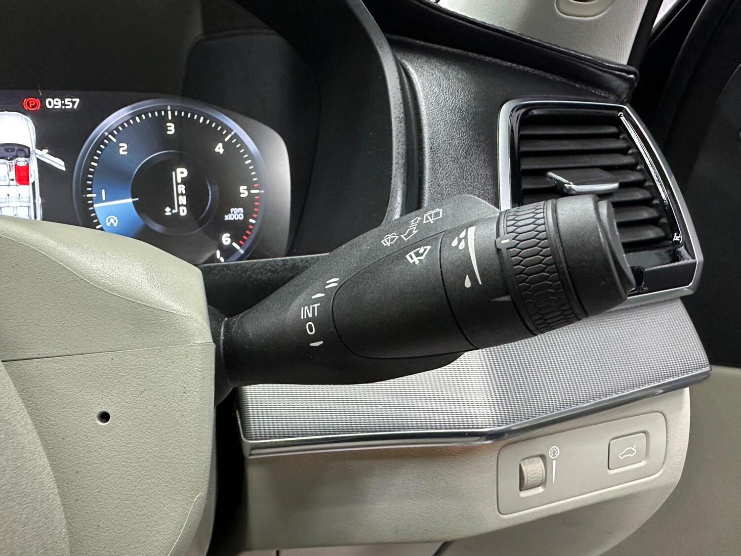 Used Volvo XC90 2015 for sale - 78058272: Photo 25