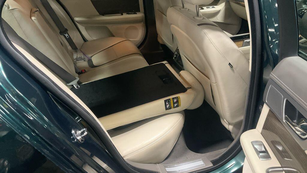 Used Jaguar XF 2013 for sale - 78058449: Photo 3