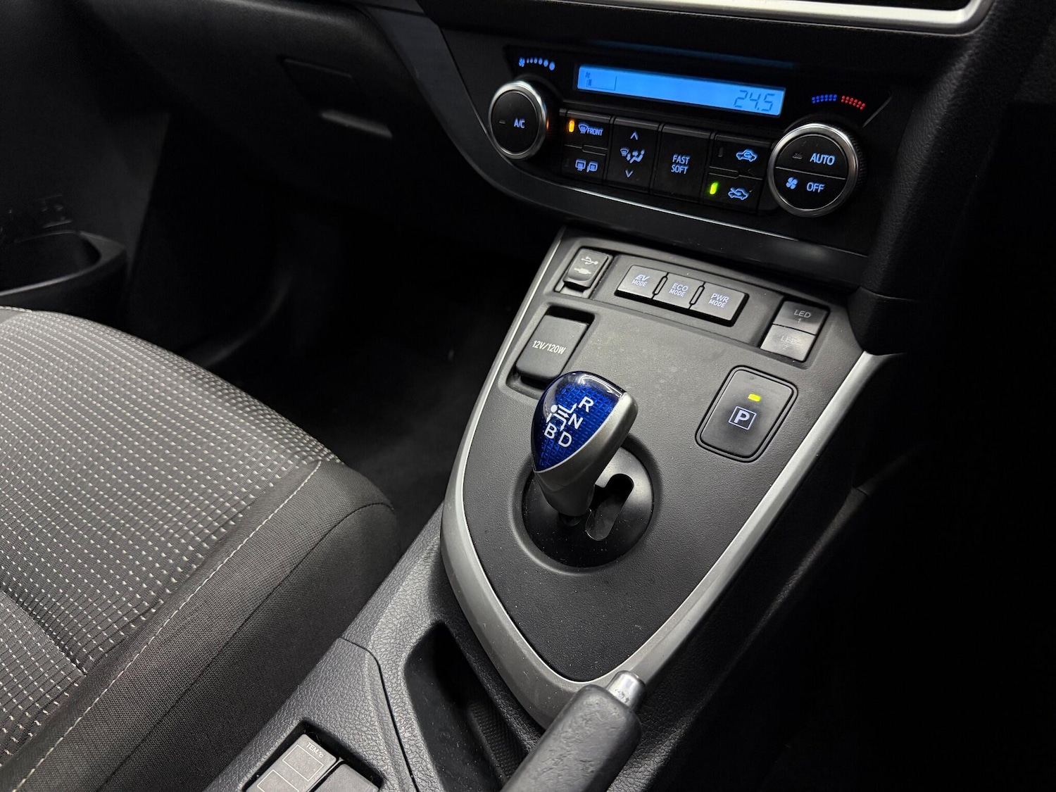 Used Toyota Auris 2013 for sale - 78058368: Photo 11