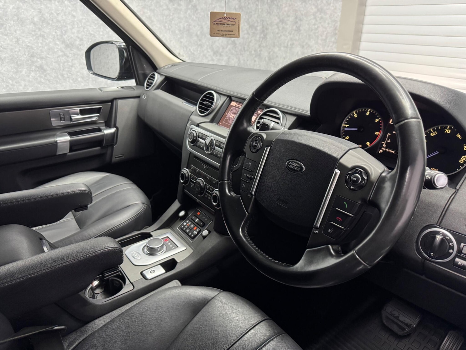 Used Land Rover Discovery 2016 for sale - 76457791: Photo 2