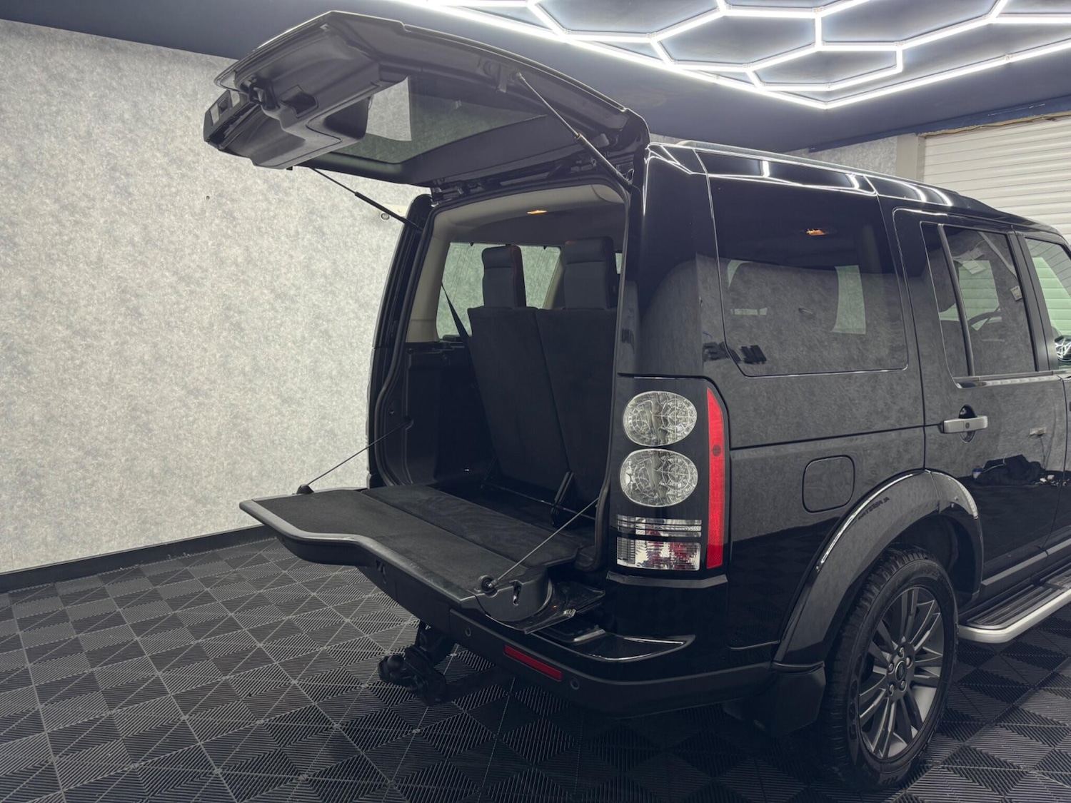 Used Land Rover Discovery 2016 for sale - 76457791: Photo 28