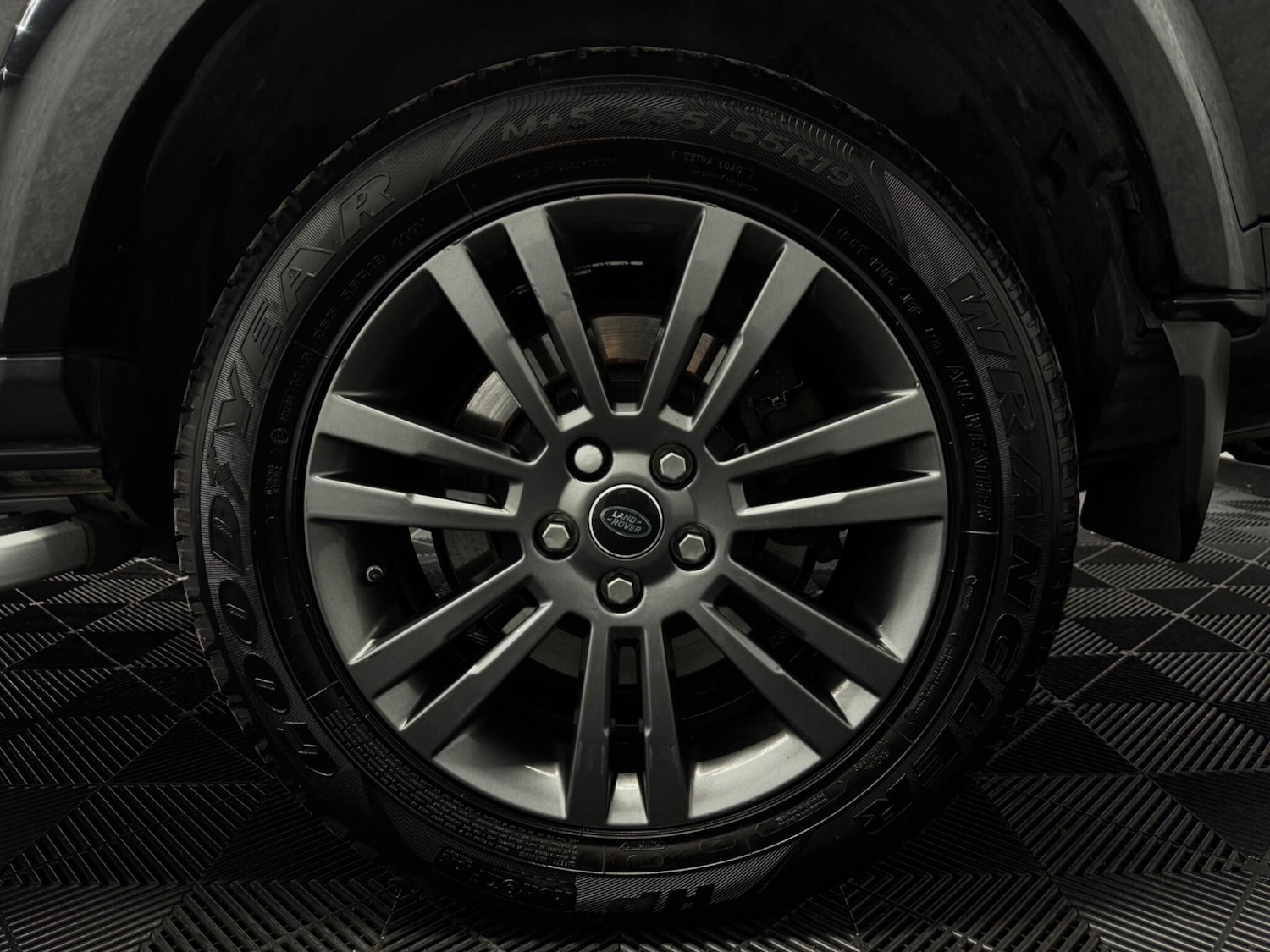 Used Land Rover Discovery 2016 for sale - 76457791: Photo 31