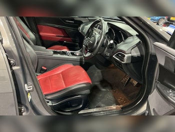 Used Jaguar XE 2016 for sale - 77315406: Photo