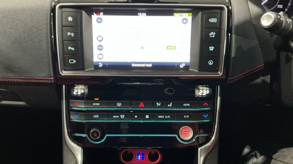 Used Jaguar XE 2016 for sale - 77315406: Photo 4