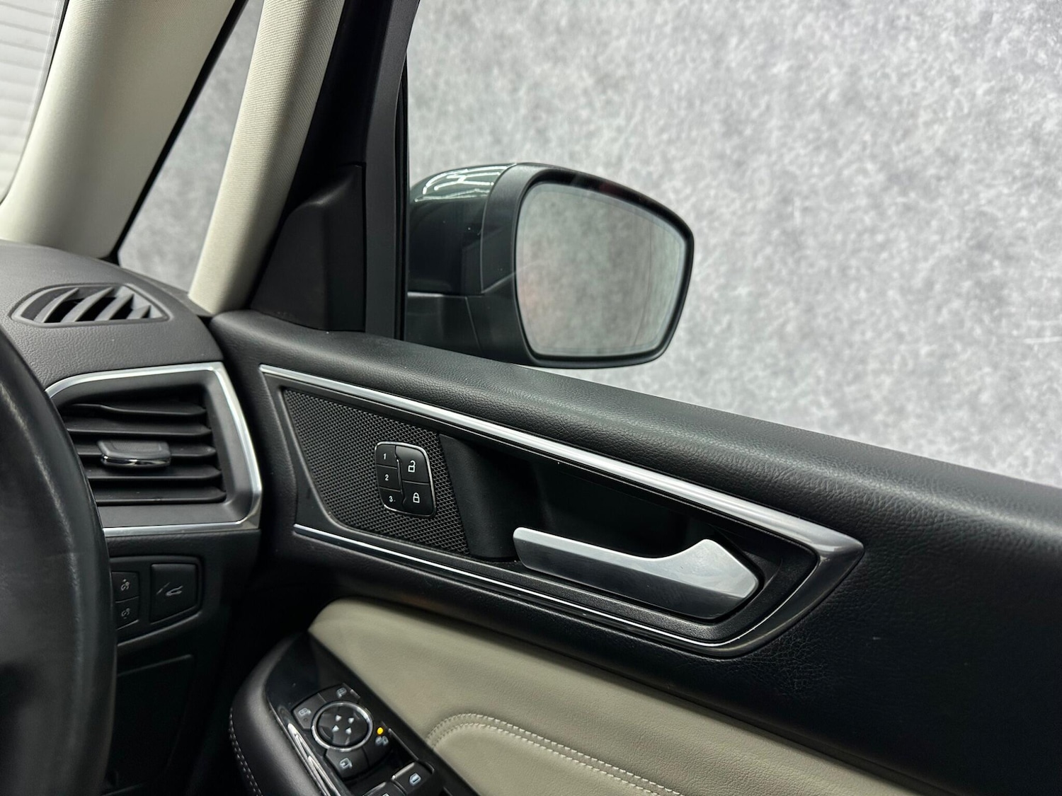 Used Ford Galaxy 2017 for sale - 77400726: Photo 26