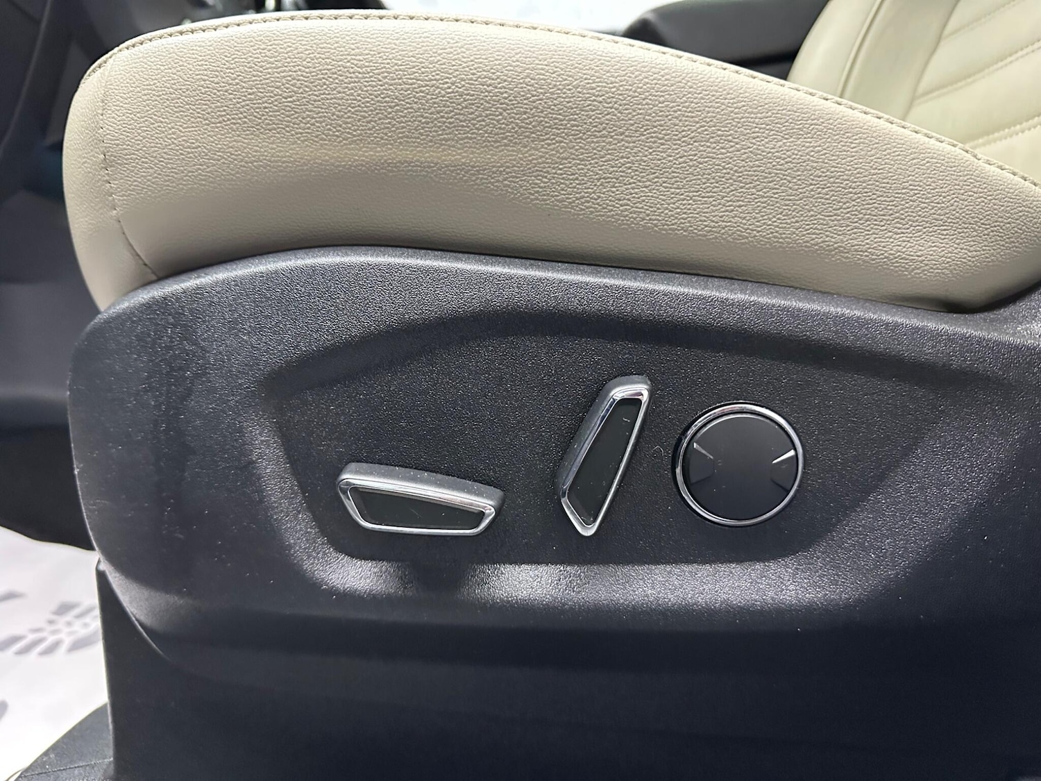 Used Ford Galaxy 2017 for sale - 77400726: Photo 33