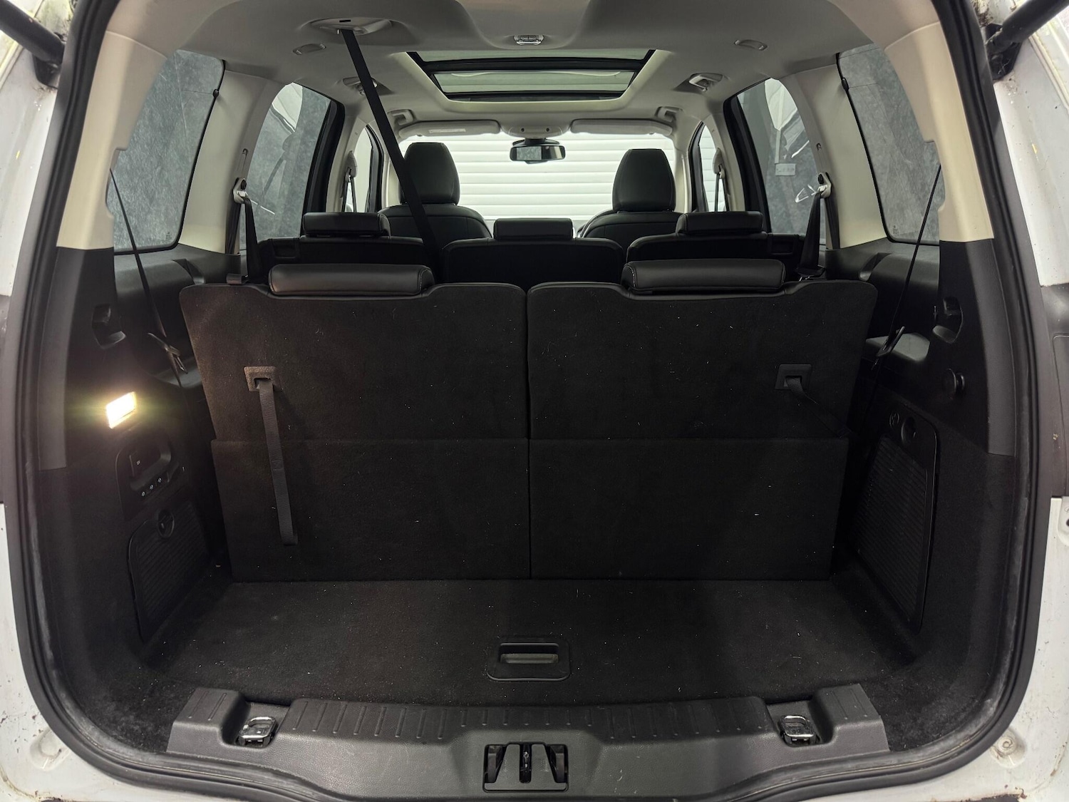 Used Ford Galaxy 2017 for sale - 76607397: Photo 31