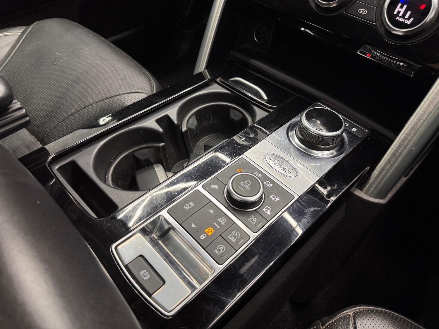 Used Land Rover Discovery 2017 for sale - 78058965: Photo 14