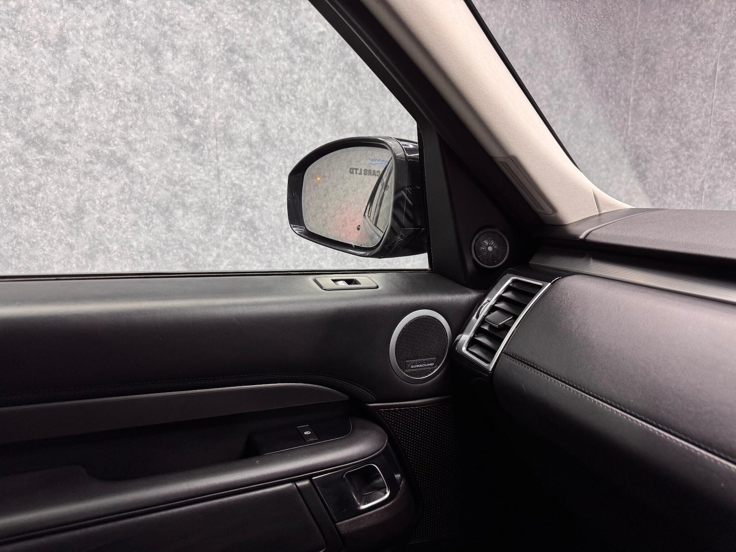 Used Land Rover Discovery 2017 for sale - 78058965: Photo 15