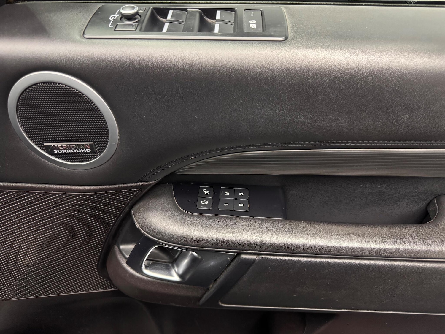 Used Land Rover Discovery 2017 for sale - 78058965: Photo 19