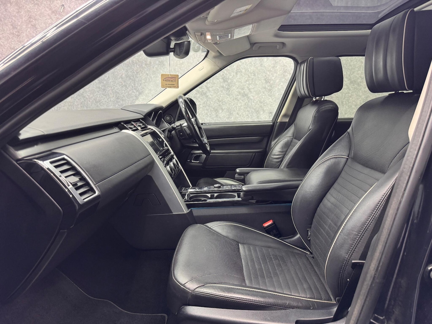 Used Land Rover Discovery 2017 for sale - 78058965: Photo 3