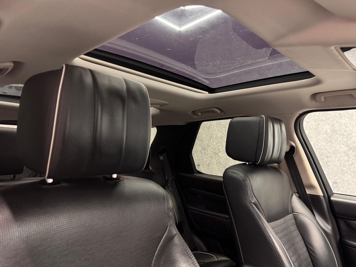 Used Land Rover Discovery 2017 for sale - 78058965: Photo 5