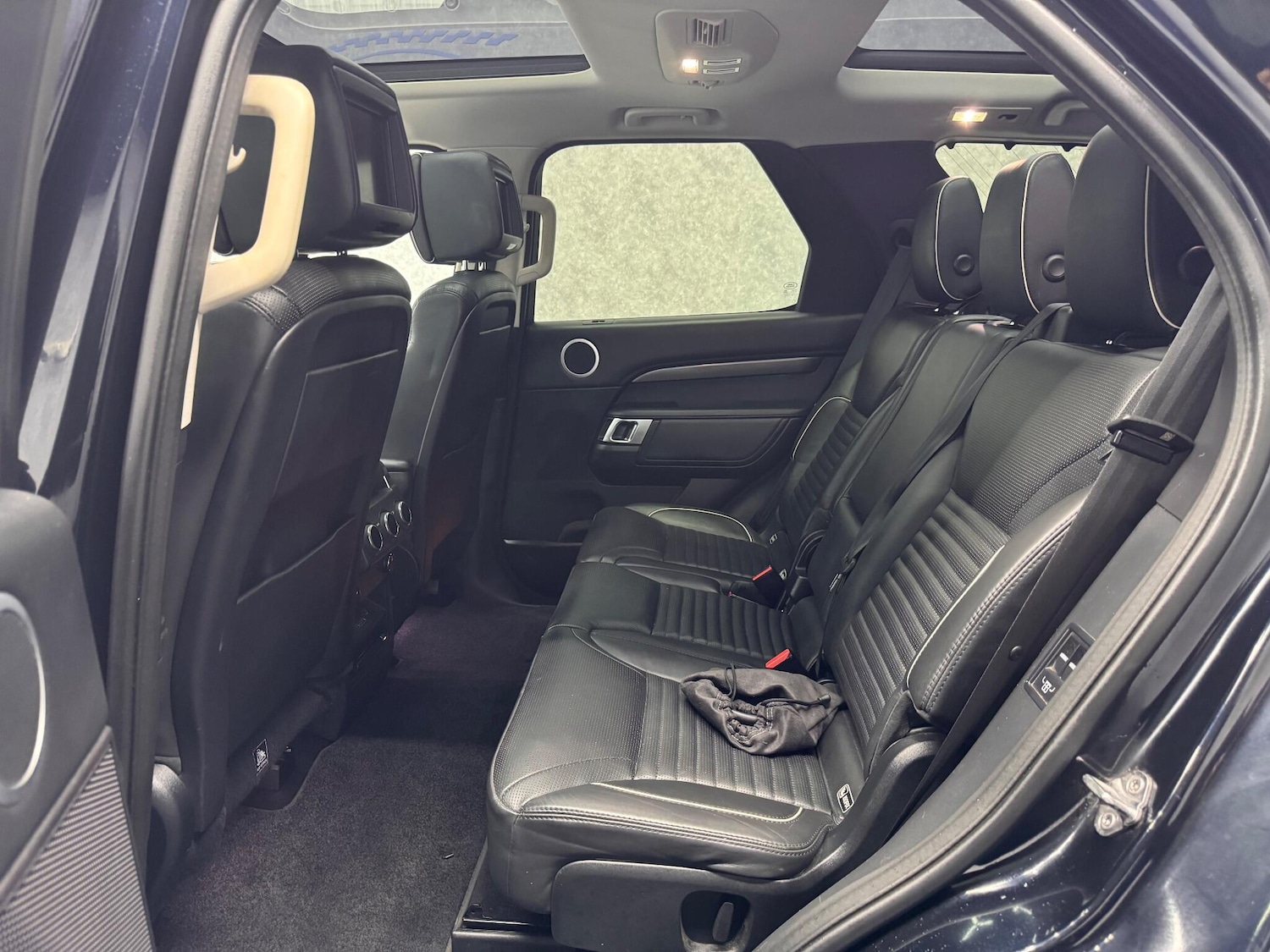 Used Land Rover Discovery 2017 for sale - 78058965: Photo 6